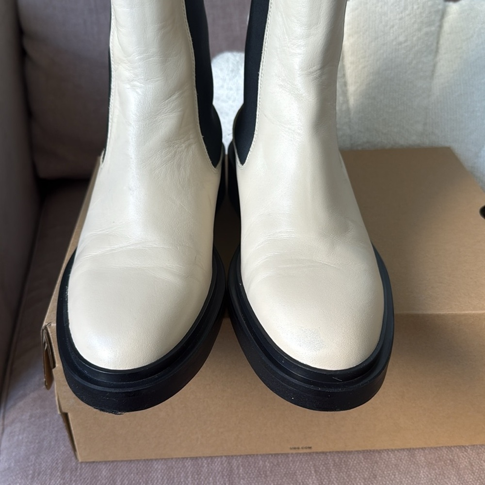 Massimo Dutti Women’s Chelsea Boots Size EU 39 / US 8.5
Cream / Off-white - Picture 8 of 10